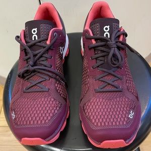 ON CLOUD RUNNING CUSHION !!